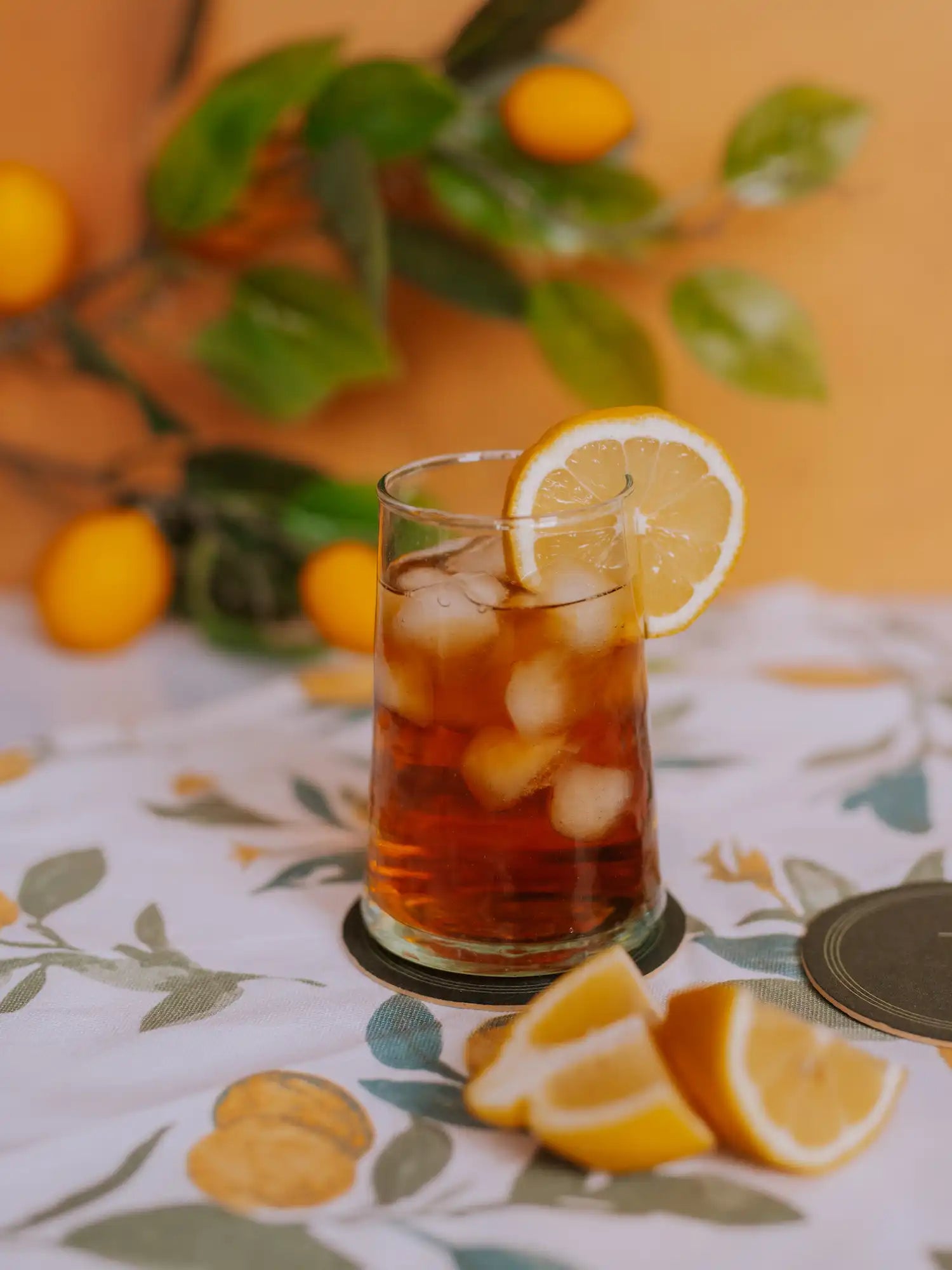 glass of iced tea with lemon slice
