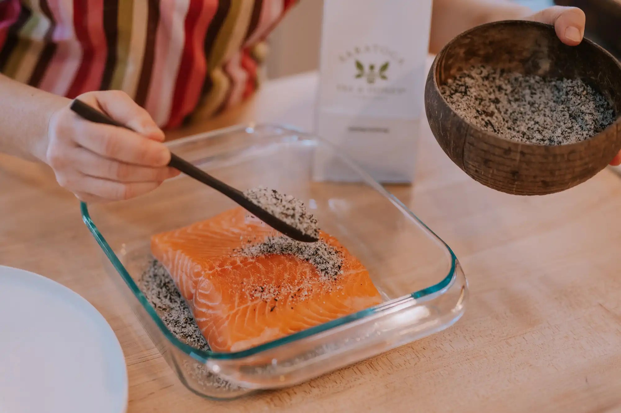 adding lapsang souchong tea salt cure to salmon