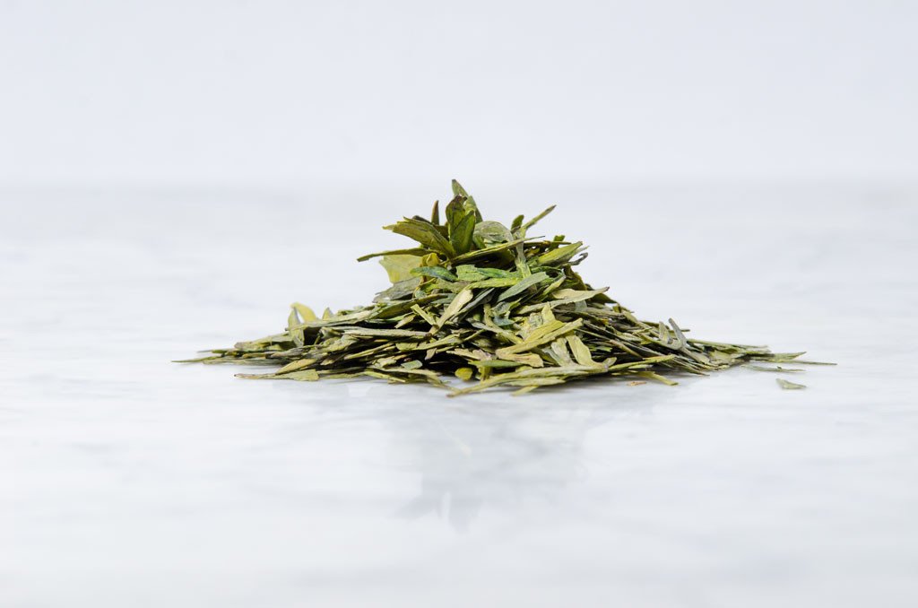 loose leaf long jing (Dragonwell) green tea